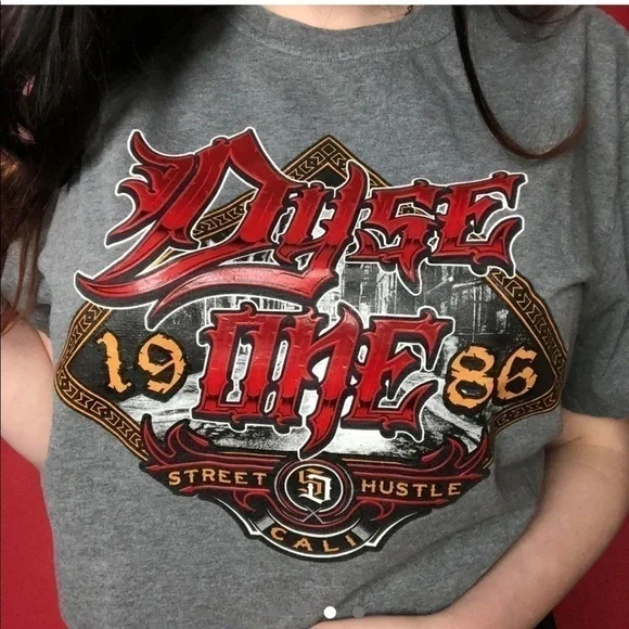 Vintage grey tee shirt with red and orange  graphic  🖤🤍‌‌ - Picture 3 of 4